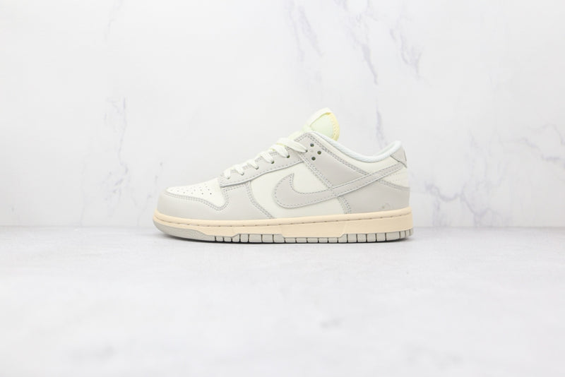 Dunk Low Light Bone