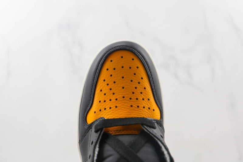 Air Jordan 1 High Yellow toe