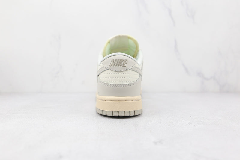 Dunk Low Light Bone