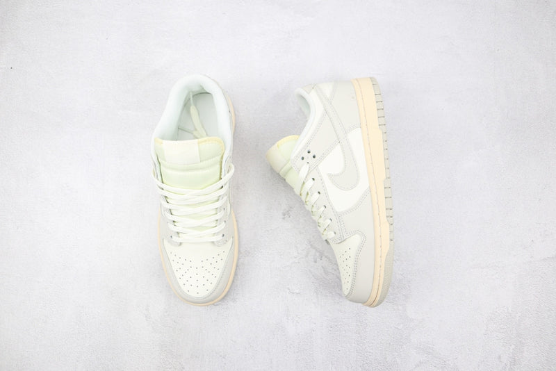 Dunk Low Light Bone