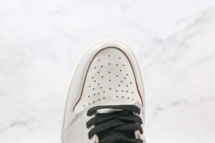 SB x Air Jordan 1 High Light Bone