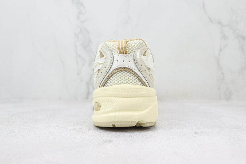 New Balance 530 Beige