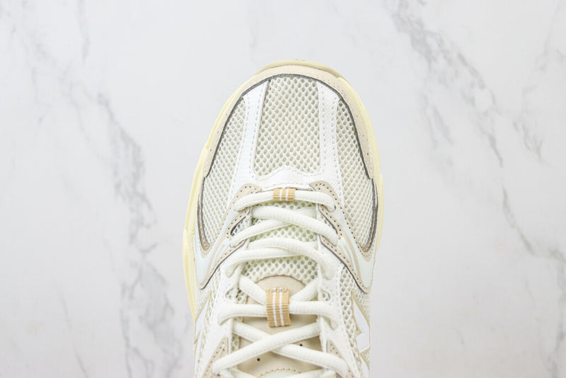 New Balance 530 Beige